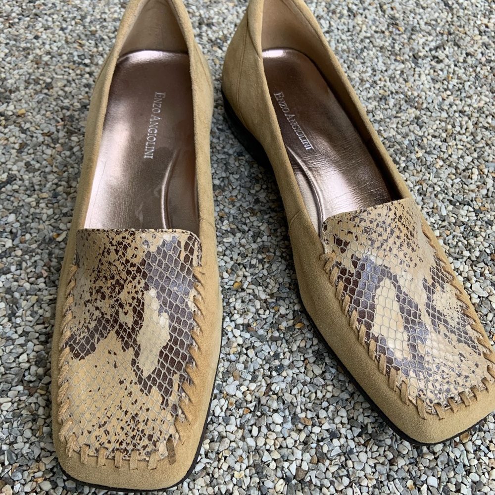 Enzo Angiolini suede tan loafers size 10 (runs sm)